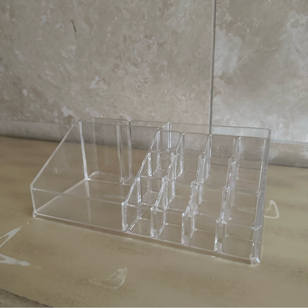 NEW CLEAR ACRYLIC ORGANIZER